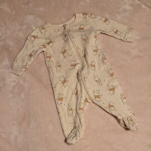 5/$25- Disney Cream Poou Bear Print Kids Footie